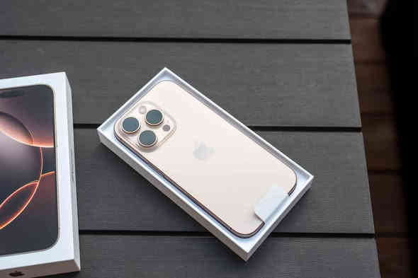 ايفون 16 بروماكس ذاكرة 256 استعمال شهر نضافة 100‎%‎ بطارية 100‎%‎ ضمان ماستر شرق الاوسط عدد دورات الشحن34 وجميع ملحقاته موجودة سعر الجهاز مليون و500  الف الاتصال ***********
