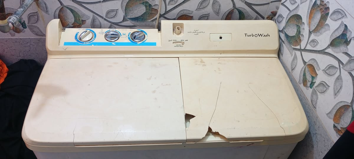 سلام عليكم غساله اللبيع شغاله سعر 50 وبيهه مجال التصال على *********** او واتساب ***********
