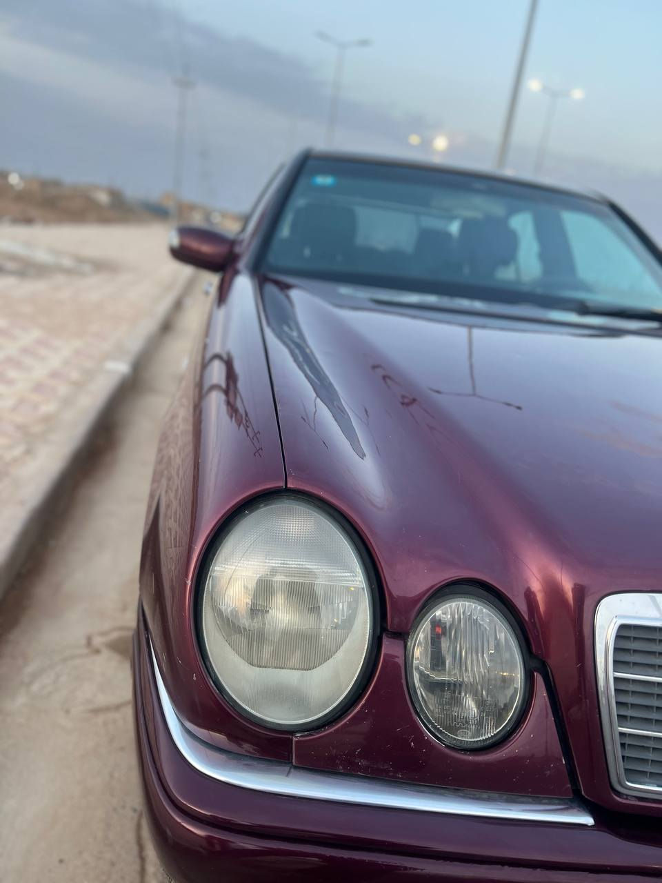 سلام عليكم للبيع مارسدس ام عيون موديل 95 صبغ عام محرك 4 سلندر نوزل تبريد شغال سياره جاهزه سعره 60 وبيه مجال  الشراي عنوان ميسان ***********
