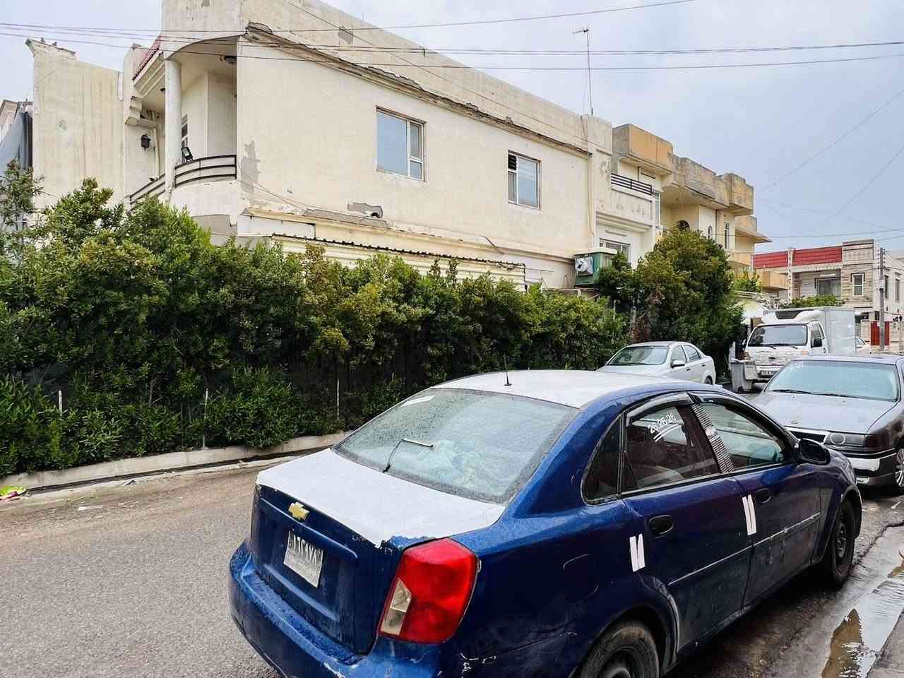 سەرەتا بەناوی خودای گەورە
شۆفلێت ئۆپتڕا مۆدیل2004
ئاڕم پلاستیک سلێمانی 
ئاڕمو ئەوەلیات بەشەرت 
تەقەو ڕەقەی بەشەرت 
گێڕو مەکینەی بەشەرت 
سەیارەکە ماڵی فەقیرە 
بەنزین زۆر کەم دەخوا 
سەیارەیەکی بێ مەسرەفە
سەعری 45وەرەقە مەجالێکی برایانە 
ژمارەی تەلەفۆن*********** رانية, السليمانية
