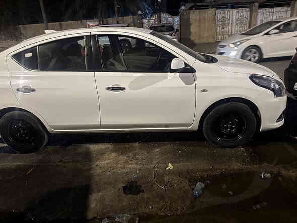 السلام عليكم نيسان سني هندي مديل 2024 بليتة زركة مكفولة كفالة عامة سيارة نضيفة كلش مابيها سي غير رصعة فقط ب الباب ماشية 50 الف كيلو *********** السعر 129 وبيها مجال قليل كلش
