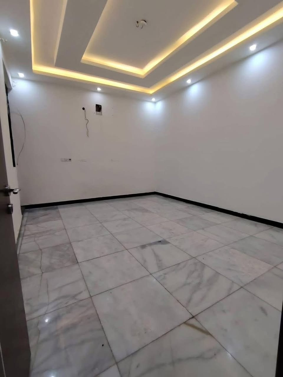 للأيجار في السيديه
#مشتمل 90 م يحتوي على 

4 غرف نوم وصالة ومطبخ وخدمات وطرمه 

#الايجار مليون وربع 

‼️متوفر #عروضات اخرى لم يتم #ذكرها   عمارات تجارية وسكنية وشقق تجارية وسكنية ومحلات وعيادات

📊كل ماعليك الاتصال أو المراسلة على الصفحة *ʲᵒⁱⁿ ᵘˢ*

***********

***********

واتساب
