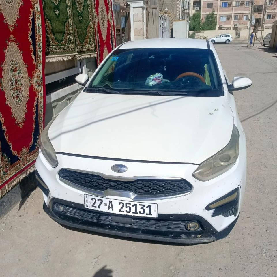 فورتي 2019 امريكي
محرك 2000 كير مبدل عادي مو سفتي
ضربته جاملغ مبدل وبنيد مصلح

 محرك مفتوح 

بيه شخطه بالباب الخلفي الايمن

تقرير الفحص بلصور موجود 

ناصريه موقعها باقي التفاصيل واتساب

للتواصل ***********

