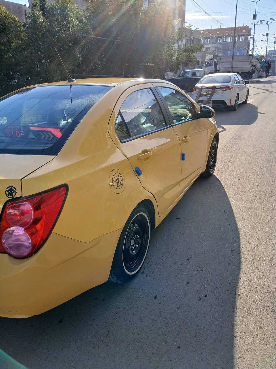 سلام عليكم للبيع فقط شوفرليت سونك رقم بغداد موديل ١٢ خليجي المحرك ١٦٠٠ المرغوب حادث السيارة جاملغ الأيمن كير مكينة مكفول السيارة متعوب عليها شاشة كبيرة لايت زنون تخم تاير خط الابيض جديد السيارة ربع ما تصرف عليها مصفرة هية وغرامات السعر ٦٣ وبيها مجال للشراي العنوان بغداد وهذا رقمي ***********
