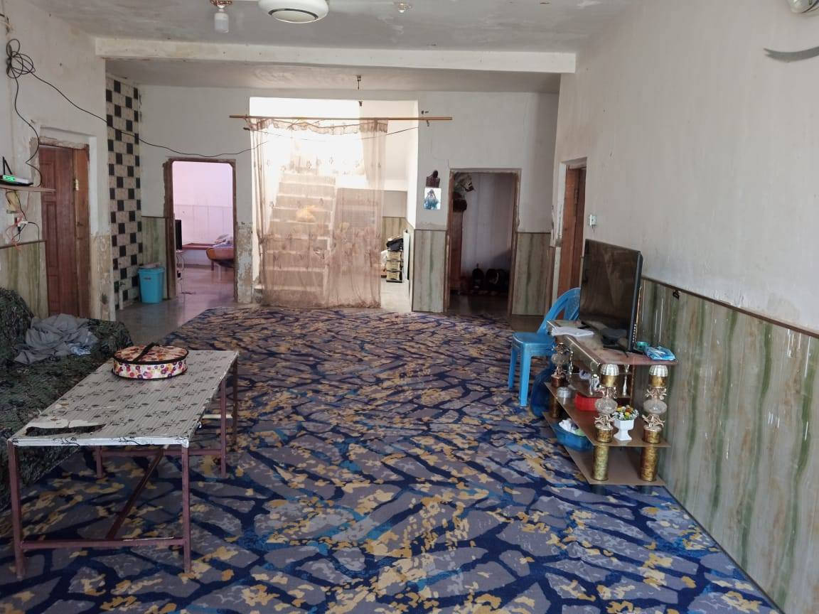 دار للأيجار بحي الجامعه نهايه شارع عشرين غرفتين نوم وصاله ومطبخ وصحيات داخليه وخارجيه بسعر ٢٥٠ الف للاستفسار ***********
