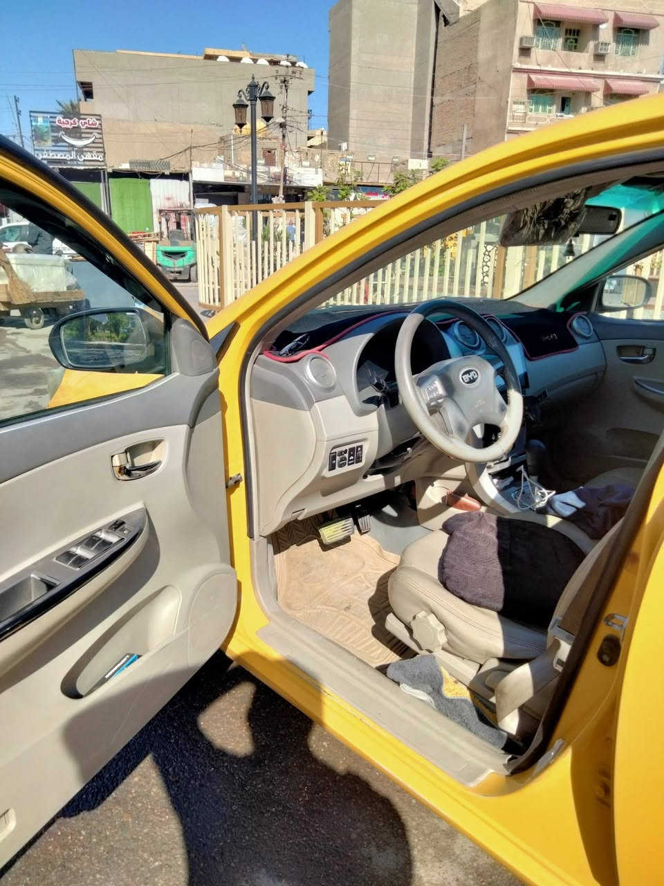 سياره جاهزه موديل 2016 بي وي دي جي 3 بصمه فتحه سلايت كشنات جلد شاشه وكاميرا حساس خلفيه سياره جاهزه وكامله مكينه الجديده كير جيد جداً تخم تاير باتري جديد سياره باسمي سنويه ما ساقطه لغايه 27 سياره لا صبغ ولا ضربه ولا مبدل بها شيء سياره بلاديه عده طخه كد شبر محدد مكانه السعر 58 وبيها مجال الطيبين. *********** مكاني بغداد
