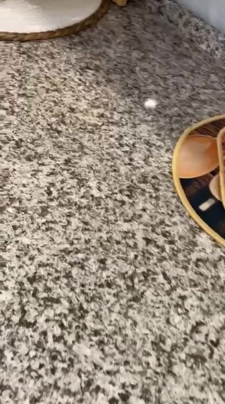 كاونتر بدون سنك فقط كاونتر للبيع جديد ونظيف مابي اي اضرار طولة اربع امتار و60 عنواني بغداد الامين الثانية 
سعرة مليون و800 بي مجال بسيط كلش


**إذا كنت صاحب هذا الإعلان وتريد حذفه لأي سبب، رجاءا أرسل رسالة إلى الدعم الفني**