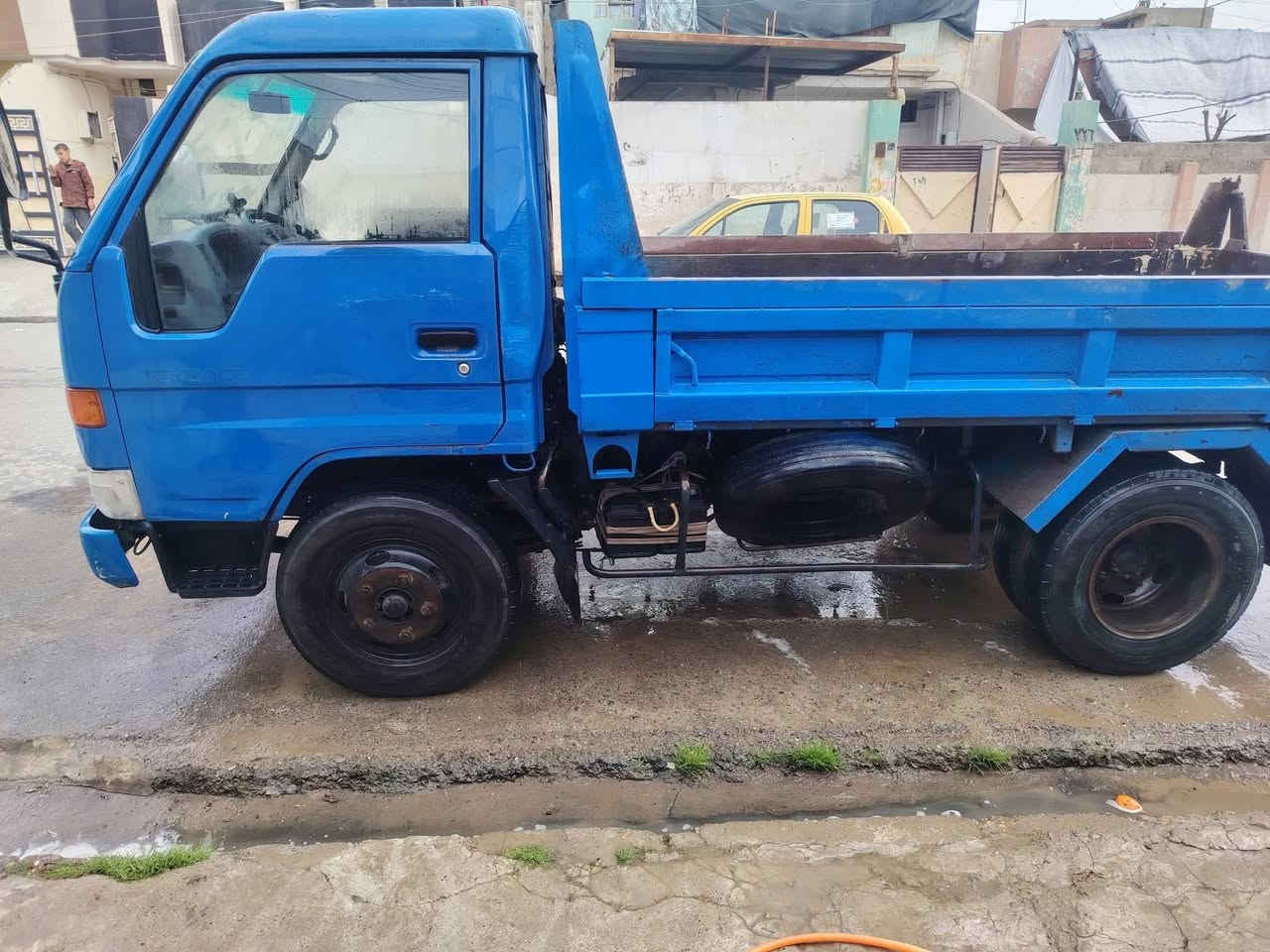 كيا تيوتا قلاب اصلي فحل موديل 1996 محرك 16 مكفولة من كلشي سنوية جديدة رقم انكليزي مكانه الموصل الاتصال على الرقم ***********
