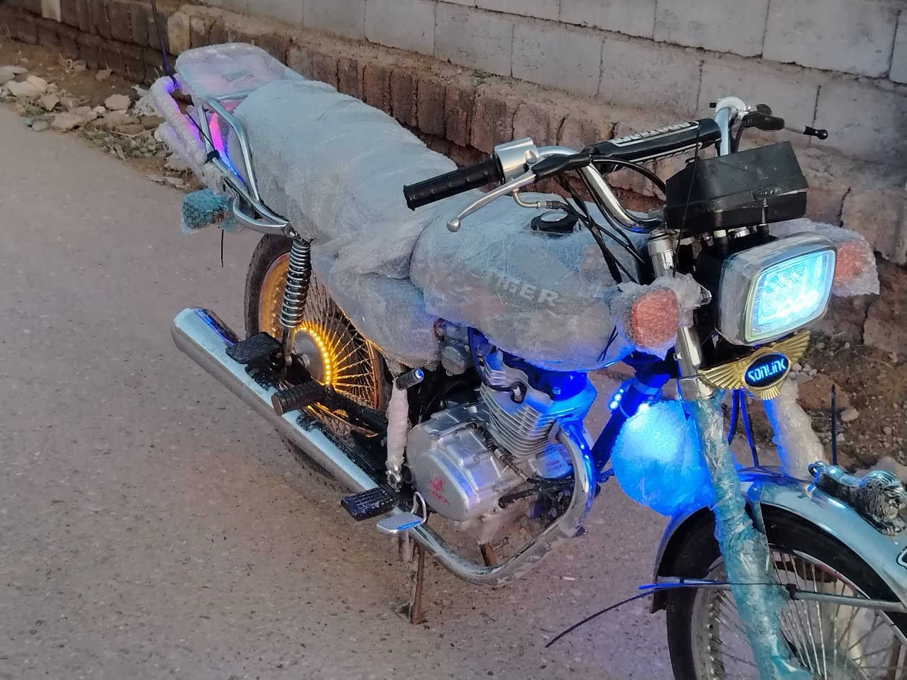 السلام عليكم تايكر اربعه كير موديل 2020محرك مفتوح نضافه فول كهربائيات شغاله نشاط فول تايرات جدد السعر خاص


**إذا كنت صاحب هذا الإعلان وتريد حذفه لأي سبب، رجاءا أرسل رسالة إلى الدعم الفني**