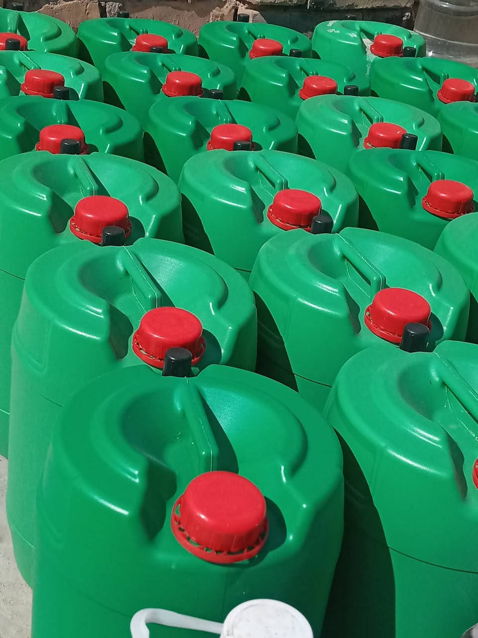 السلام عليكم يوجد لدينا زاهي جلكان ١٠ لتر سعر الجلكان ٧ ألف واصل لبيتك للإستفسار اتصل على الرقم *********** او ***********
