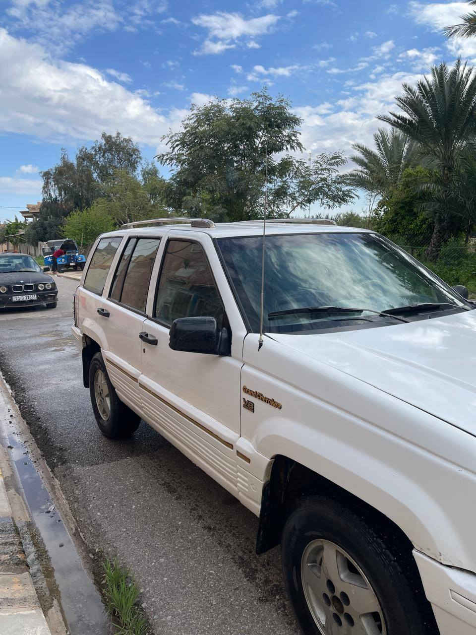 السلام عليكم 
السعر (38) بيع سريع
جيب شيروكي مديل 93 كير ومحرك بطة vvt 3000 مكفولات اكسل خفيف شرط شلعه وبطناش تدفئة وتبريد جامات كهرباء رقم سليمانية بشرط تحويل غرامة كشر بلادي بدون صبغ وضربة وخياس بلادية كلها كاشي بيها شغال بدون اي نقص مكاني ديالى لسعدية ***********
