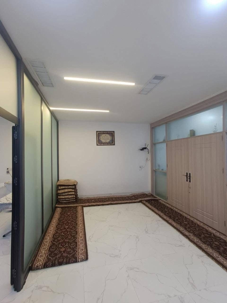 إعلان رقم (1720)
—————
بيع مستعجل 
دار للبيع مساحة 150 متر طابقين 
فول سيراميك بناء حديث 
الموقع القادسية أولى
قرب نادي سولاف
الموقع مميز جدا 
فول خدمات 
شارع عريض ٢٠ متر 
قريب مدارس 
كلش قريب ع شارع العام 
استفسار 
***********
***********
