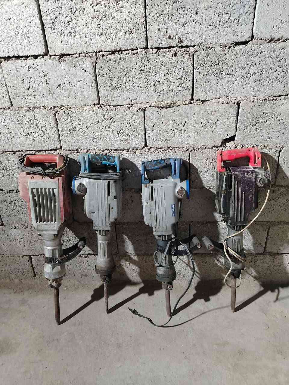 شكلاته عدد2 قياس 90 سعر الوحده65
عربانه تفصال65 مولده 10 امبير100
دريلات على 50
بغداد الامين
***********
***********
