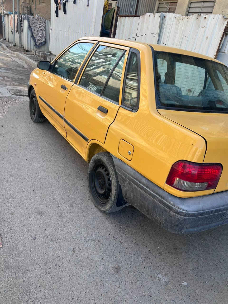 يا الله سايبا للبيع موديل ١٥ كير مكينه تبريد خير من الله صدرها تمام كشر مكفوله من تبديل وضربه بيها بارد فقط شواصي معمرهن سياره خير من الله بسمي سنويه جديده هزه جديده شرط التحويل مكان سياره بغداد الاعظميه السعر ٢٩ غير متواجد ع فيس اتصال ***********
