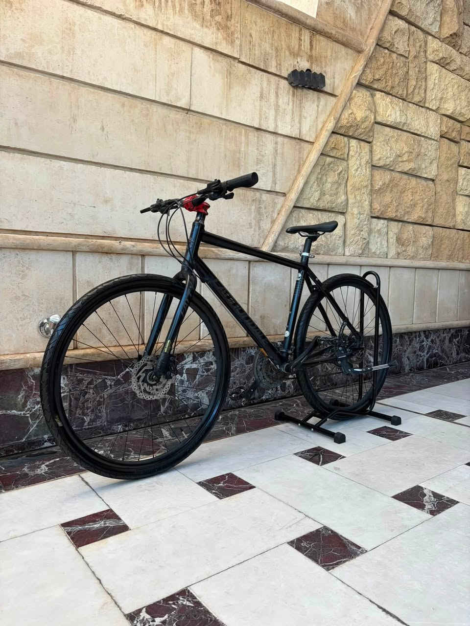 السلام عليكم
للبيع Cannondale bad boy🌟
حجم الفريم L 
حجم التاير 28 
تايرات من شركه hatrex
كروب سيت alivio 8x3
بريكات شيمانو mt200 
ستيرن Soldier
ركبه Honsun 
ستاند كانندل بلادي 

السعر 285 الف🌟
للتواصل/***********☎️
مكاني بغداد زيونة 710📍
يتوفر توصيل جميع انحاء العراق🚚
