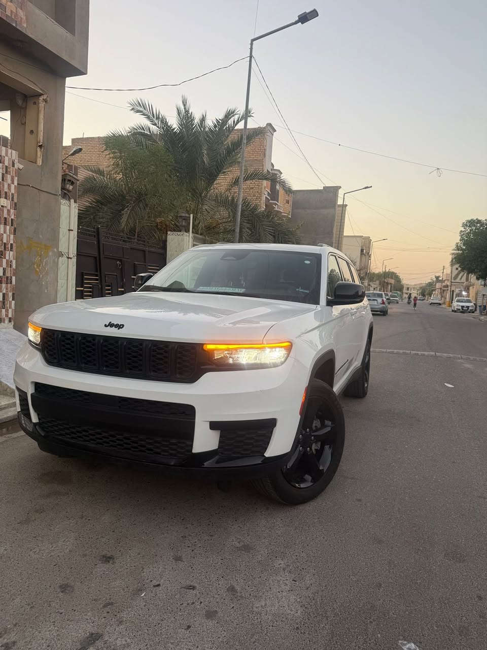 للبيع جيب بلاك توب 2023
فئه التديو  المواصفات 
فتحه سقف
سبعه راكب VIP
كشن كهرباء جلد و كنتاره 
رادار خلفي 
نقاط عمياء 
مثبت سرعه 
مانع انزلاق 
شفتات ستيرن 
تحكم ستيرن 
وبعد بيها هواي مواصفات 
حادثها  خلفي موضح بالصور جدآ خفيف بدون ايرباك بدون دواخل
ماشيه 17الف 
بدون رقم  تترقم بغداد
لتواصل ***********
