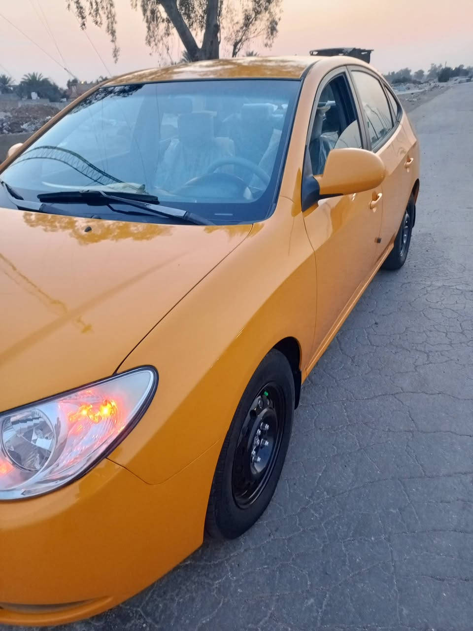 سلام عليكم النترا موديل 2009 وأرد أمريكي حادثه بنيد وجاملغ محرك 2000 كير تبريد صدر تايرات كله جديد  السيارة جديدة رقم بغداد مكان بغداد السعر  90 وبيه مجال رقمي للتواصل ***********
