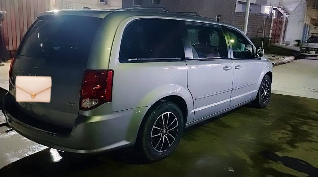 السلام عليكم كرفان للبيع 
17 gt فول مواصفات
حادثها جاملغ امام السائق ومصبوغ  
تدفئة ستيرن
فرس وسطي + فرس سقف 
ابواب كهرباء
جامات كهرب
كشنات بلع
كشنات اربع هيتر 
نظام ايكو 
تشغيل عن بعد
مثبت سرعه
مانع انزلاق
تبريد 3 قطع 
سيارة نظيفه استخدام شخصي
178 
رقم دهوك وهزة جديدة
مكان السيارة الموصل 
يرهم مراوس ب النترا 
*********** موصل, نينوى
