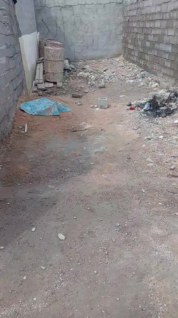 سلام عليكم قطعه أرض للبيع منطقة الرشاد قريبه على تبليط مساحه ٥٠ متر سعرها ١١ وبيها مجال قليل للمراسله واتساب أو اتصال ***********
