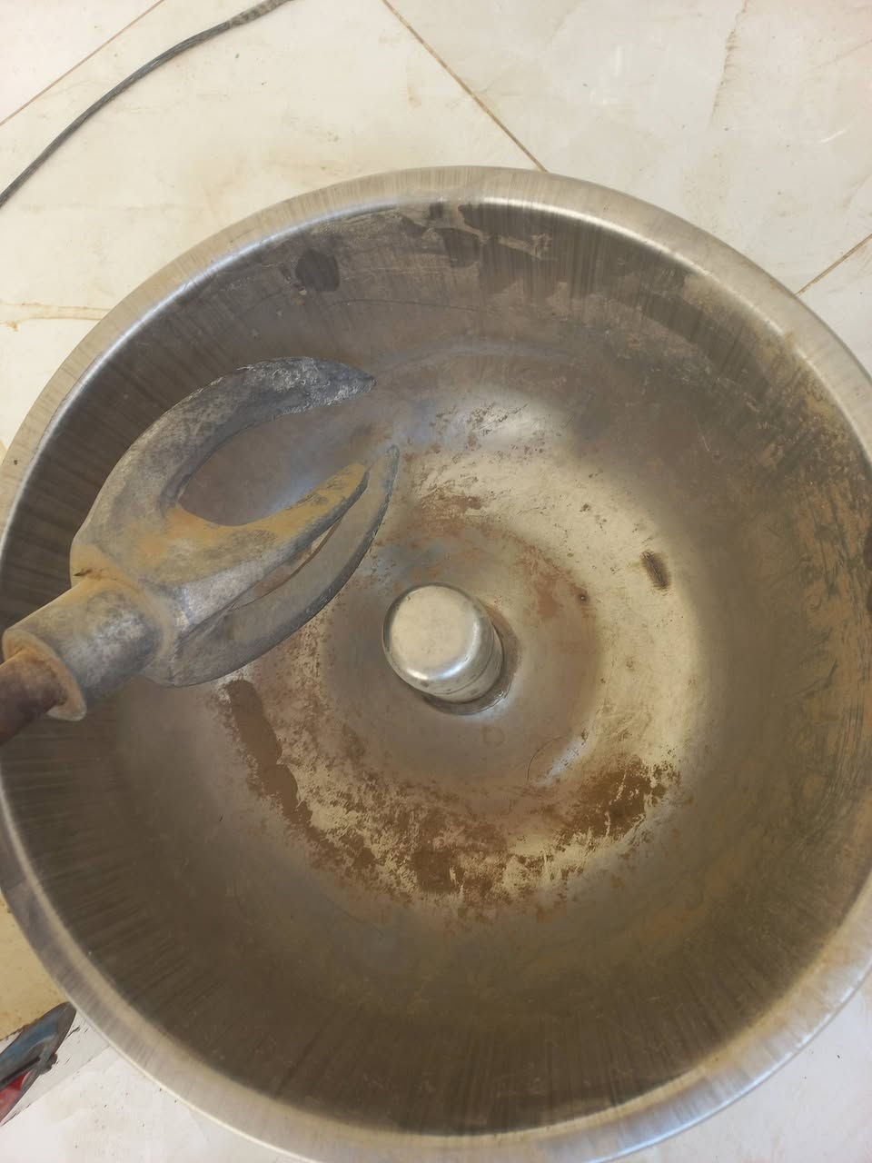 عجانه مستخدمه للبيع سعه ٨ لتر كربلاء ***********
