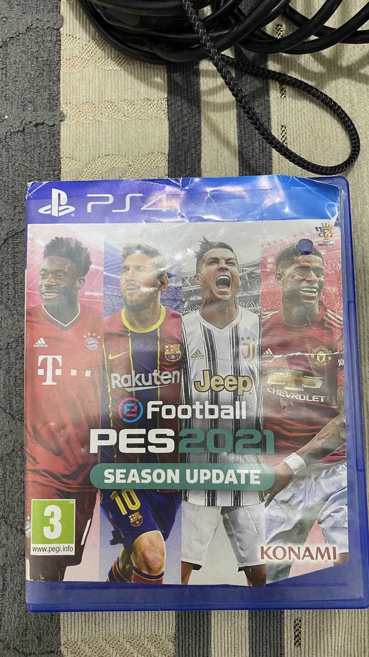 نوع الجهاز: PlayStation 4 Slim.
حالة الجهاز: الجهاز بحالة الوكالة ونظيف جداً، والأهم إنه "ممفتوح" نهائياً يعني لا صيانة ولا تصليح سابق.
 النظام: أصلي وغير مهكر (للعب الأونلاين والتحديثات).
 الملحقات (كما في الصورة
 يدتين (لون أحمر وأزرق) - نوع عادي (تجارية) وشغالة تمام.
 كابلات التشغيل (باور + HDMI).
العاب PES 2021: النسخة النادرة والمطلوبة (قرص نظيف
السعر 280 الف المكان بغداد او مراوس ب ايفون ١١برو ماكس
***********

