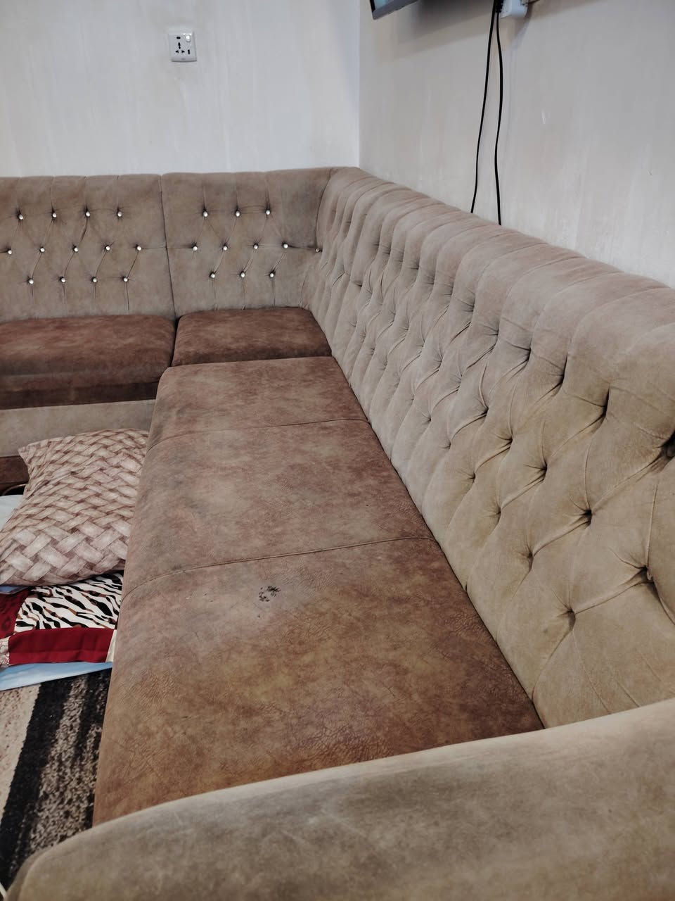 تخم نضيف سعر 300 وبي مجال بصيط
رقم ***********
