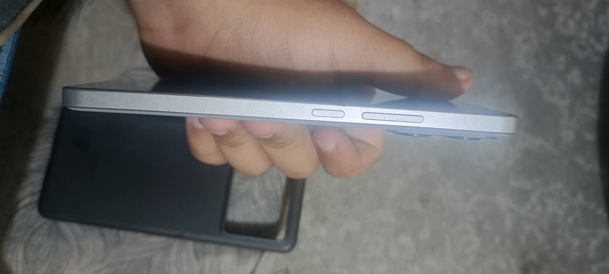 مبايل بوكو x6Pro  رام 12 الذاكره 512  الموبايل نضافه 90 إلى 85 /100 إخوان الجهاز نضيف مستعمل تصفح ولعاب بابجي 120 مستقره 117) السعر  370 ألف  بي مجال بسيط رقم التواصل واتساب ***********  لي ميشتري بس يكسر ليعلق مكاني بهرز

