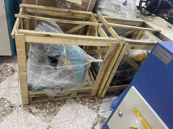 مكاين المنيوم  جديد (كتر حجم ٤٠٠ )(كيلون ماطور  كبير)( مكينه تى ) كله جديد  ***********
