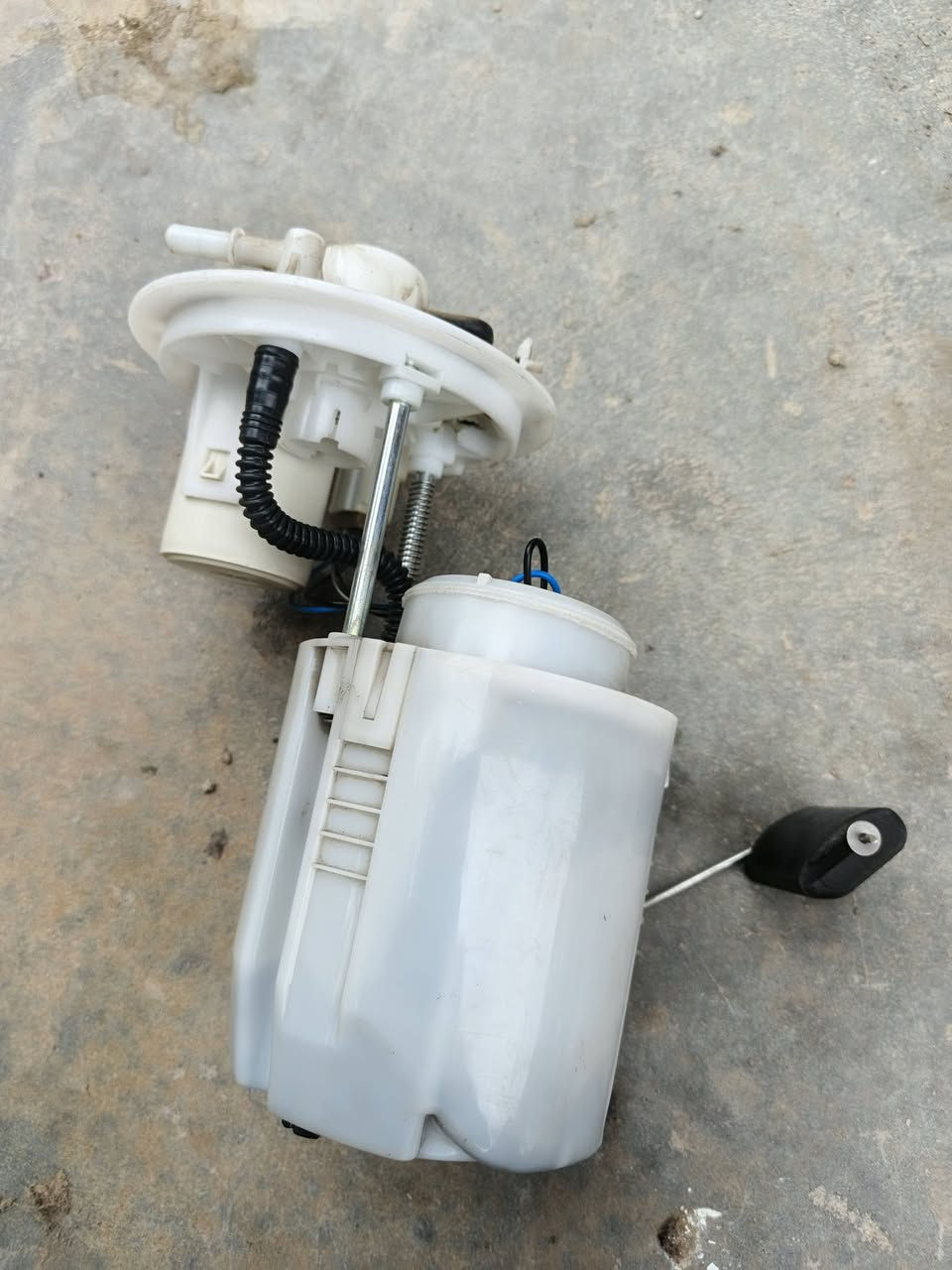 السلام عليكم عبوه فيت بم نضيفه اصلية مال فورتي السعر 75  العنوان بغداد ***********
