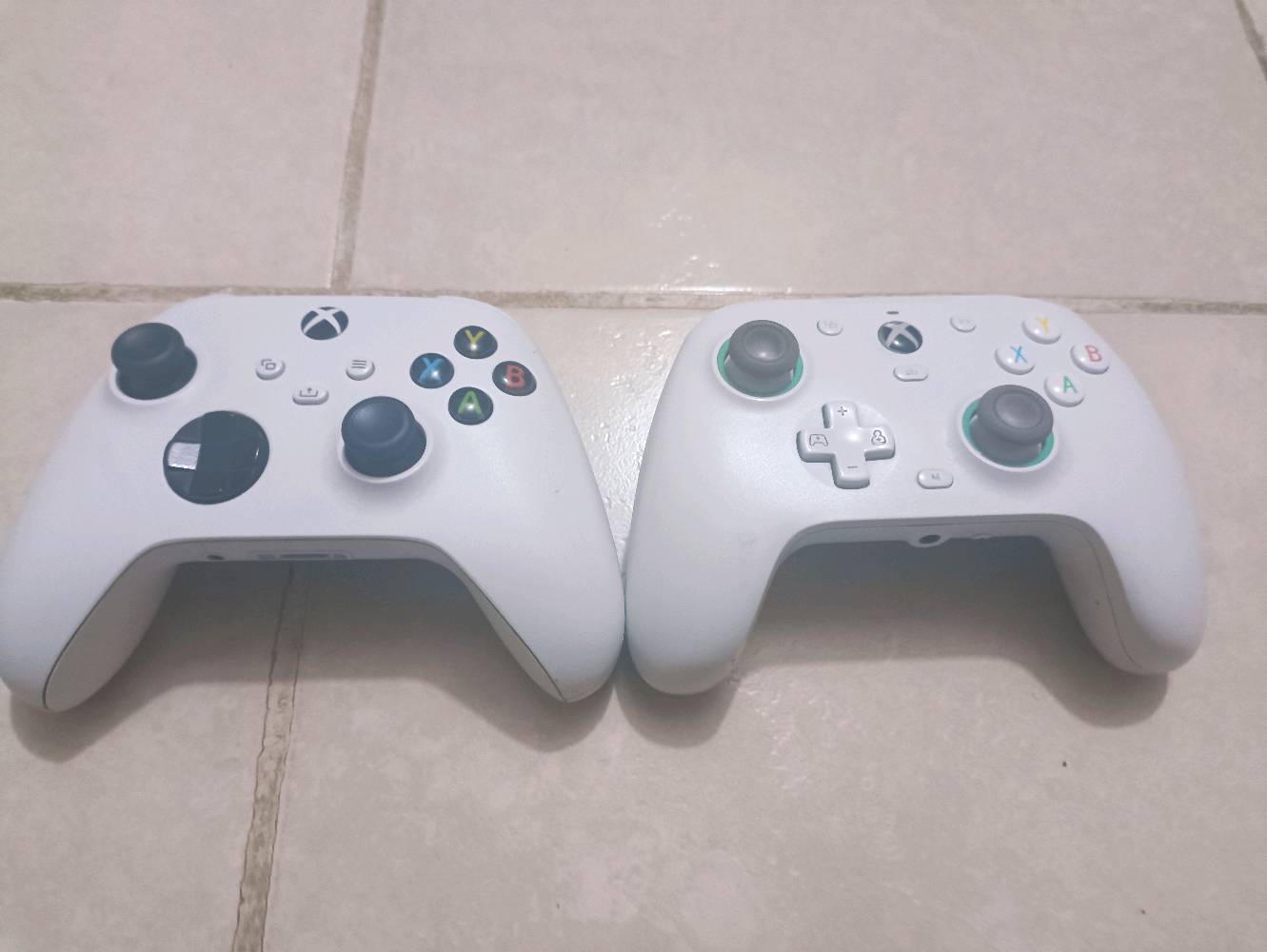 Xbox series s مع 2 جوستك 
للبيع  
بالنجف فقط 🛑 
 
***********