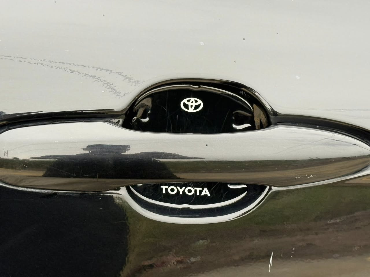 🚗 للبيع او المراوس

 كامري 2021 مواصفات  SE

الضرر  حادث امريكا فقط / قطعة كلير و3 قطع صبغ / يعني اربعة بدون لغود وشواصي 

✔️ المواصفات:

محرك 4 سلندر 2.500 صرفية وقود تقريباً 32 MPG (اقتصادية)

تو ويل 8 نمر سرعات
 
گير نضام  أوتوماتيك + عادي 

شاشة معلومات وترفيه 

كاميرا خلفية دوارة

حساسات أمامية وخلفية

رادرات ونضام تحديد مسار بالقيادة ومانع اصطدام

Blind Spot (نقطة عمياء) – اختياري

مثبت سرعة

شفتات ستيرن (تبديل سرعات من المقود)

تحكم بالمقود (ستيرن)

تشغيل بصمة (بدون مفتاح)

إضاءة LED أصلي

بونيت جكات 

جنطة جكات 

جنوط ألمنيوم رياضية

صدر أمامي جديد

صدر خلفي جديد

تخم تايرات جديد

ارضيات حوضية مفصلة تفصال للسيارة

الكشنات: جلد

 الممشى: 90,000 كم✔️ 

سنوية وهزة ورقم جديد باسمي تحويل ثاني يوم

السعر: 164 (قابل للتفاوض)📍 الموقع: ديالى / بعقوبة

📞 للاستفسار: ***********
