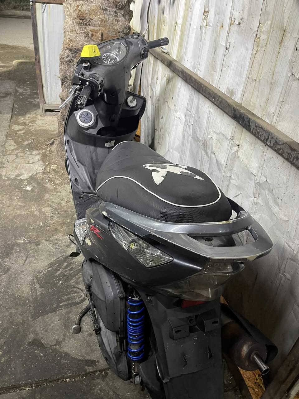 سلام عليكم دراجه ماكس ثلعب بلاديه كفرات ختم واحد ويه سواد مكينه 58 بلادي من الخارج بيه تزويد خارجي صالنصه صجميه دواسات كشن رياضي يسدات بريك رياضي يدات سكليتر رياضي بك لايت خليه رياضي دراجه شلعه ومعدل هندر وسلف كهربائياته كله شغاله مكان بغداد حي العامل سعر 675 بيه مجال الرقم ***********
