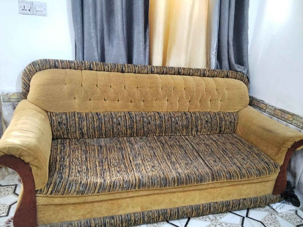 سلام عليكم باب للبيع السعر 100 وبيه مجال
مرجوحه للبيع السعر 150
تخم للبيع 11 مقعد السعر 150 وبيه مجال
المكان الرفاعي
الاستفسار ***********
