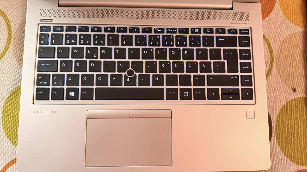 💻✨ لابتوب HP 745 G5 للبيع✨💻

💻✨ لابتوب HP 745 G5 للبيع

🔹 الموديل: HP 745 G5

🔹 المعالج: AMD Ryzen 5 PRO 2500U ⚡

🔹 كرت الشاشة: Radeon Vega 8 داخلي (1GB) 🎮

🔹 الرام: 24GB 🚀 

🔹 الهارد: 256GB SSD 💾 

🔹 الشاشة: 14 إنج 📺

🔹 دقة الشاشة: FHD 1080p 🎨

🔹 🪟 Windows مفعل رسمي 100% وجاهز للاستخدام ✅

🎧 نظام صوت احترافي من شركة Bang & Olufsen – صوت نقي وعالي 🔊✨

⌨️ كيبورد ضوئي 🌙

📸 كاميرا ويب مع غالق حماية للخصوصية 🔒

🔌 يدعم الشحن السريع عبر Type-C ⚡

💰 السعر: 350,000  دينار عراقي🔥

اللابتوب نظيف على ايدي استعملته بالجامعة ومامبدل بيه اي شي

مناسب للطلاب، الدوام، التصفح، برامج الأوفيس، والتصميم الخفيف 👌

📩 للاستفسار واتساب: ***********
