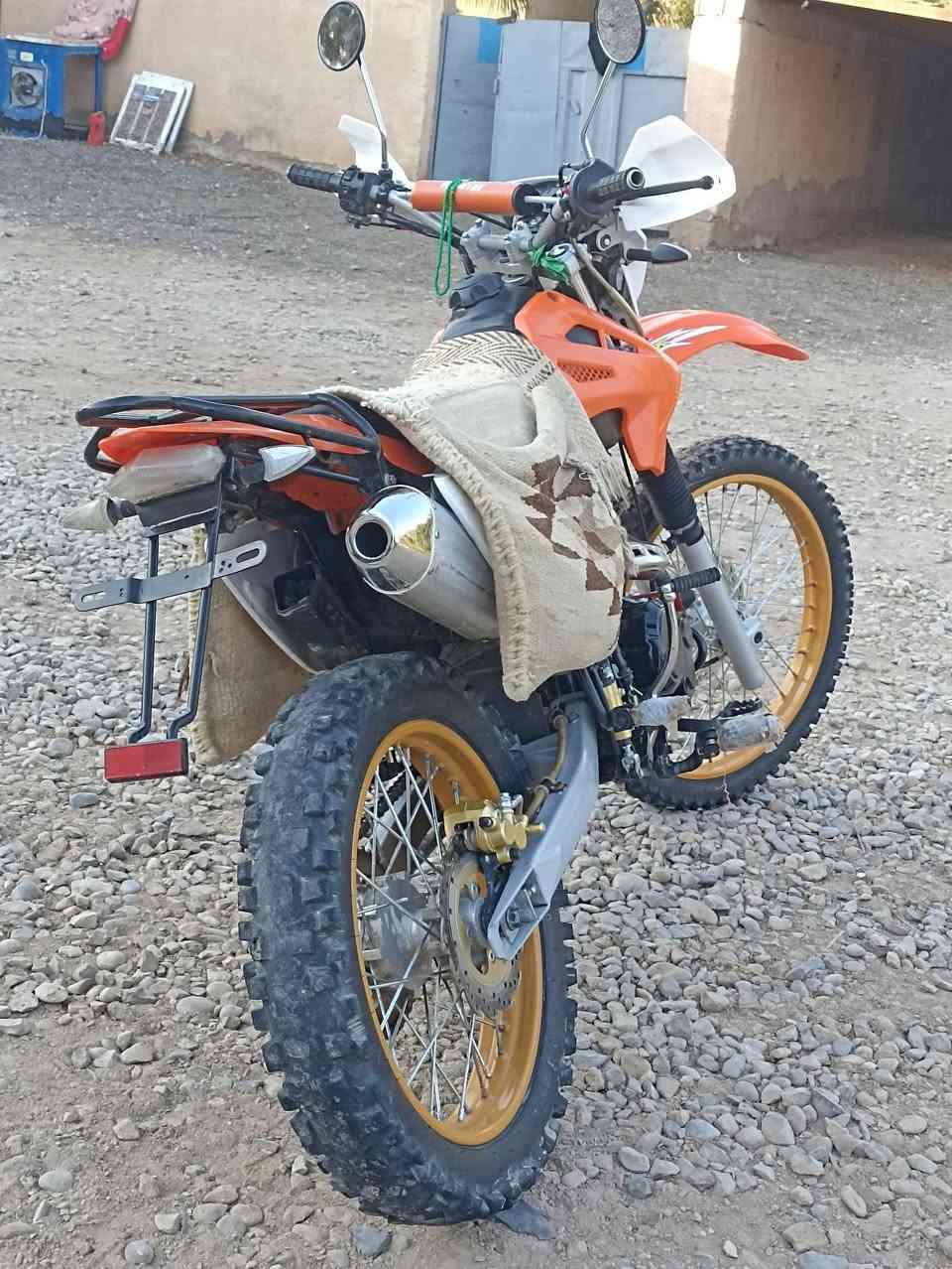 السلام عليكم
دراجه كاويار للبيع 
موديل 2024
العنوان: واسط جصان 
السعر 1200
وبيها مجال قليل
رقمي.
***********
*المو شراي لايخابر فضلا.
