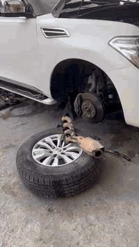 سلام عليكم اليوم تم لحيم دكشن باترول موقعي والثاني جان بي عواج انفتح وتعدل حمدلله كملت السياره وطلعت كاتم وبيها ضمان 
العنوان شارع شيخ معروف قرب شارع 6
الاتصال *********** امير
