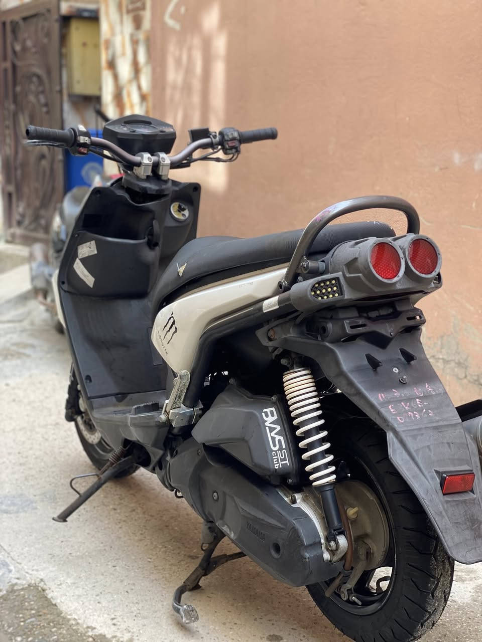 إسلام عليكم اخوان دراجه سكنس جبلي نوزل خطين ماشيه  41حقيقي  أروق كامله كفاله عامه ختم واحد ضمان مكينه وكفر 
ملاحضه / دراجه رمبه مو شارع 
مكاني ///بغداد الكريعات 
رقم ***********
