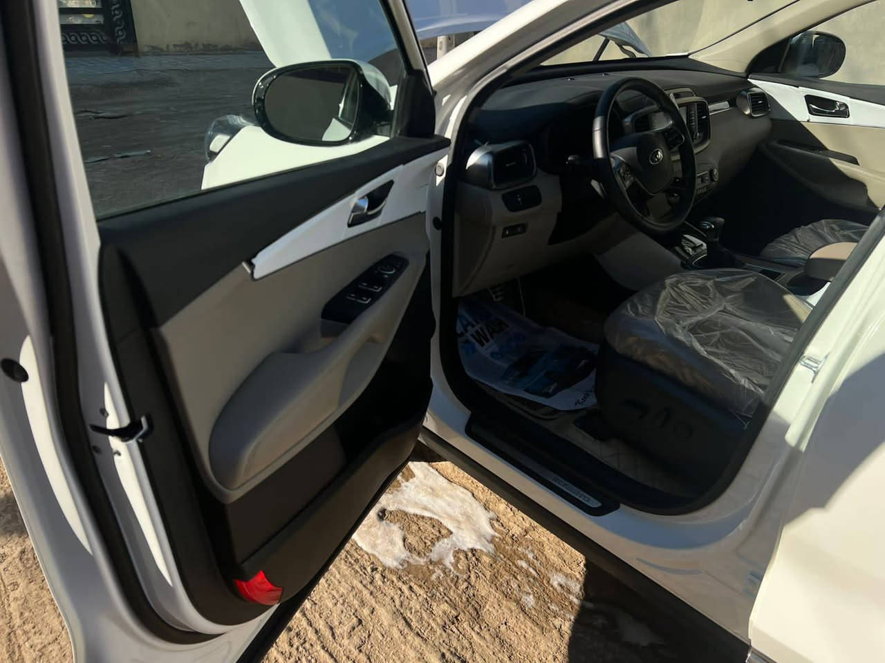 السلام عليكم سورنتو 2020 السياره كفاله عامه رقم بغداد بسمي الموصفات المعروفه ماشيه ٥٠ الف حقيقي فقط
مكان السياره الدوانيه 
***********
