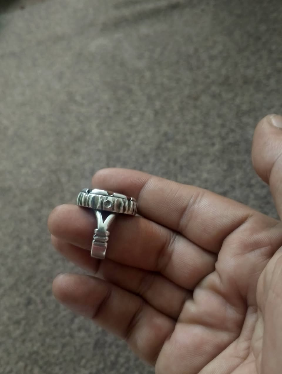 خاتم فضة عقيق يماني طحلبي صياغة يدوية ثكيلة 
قياس ٢٢/٢١  مكاني بغداد متوفر توصيل داخل بغداد فقط

السعر خاص


**إذا كنت صاحب هذا الإعلان وتريد حذفه لأي سبب، رجاءا أرسل رسالة إلى الدعم الفني**