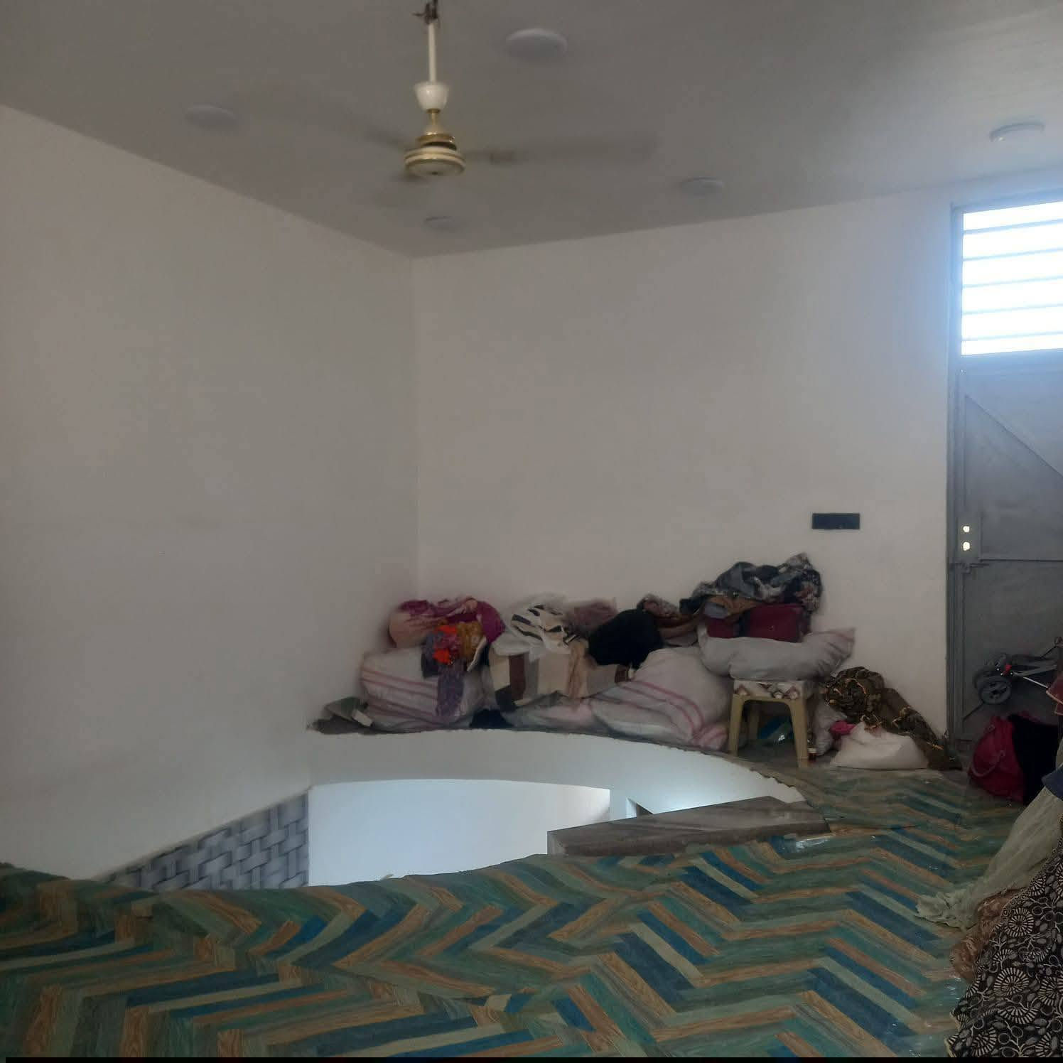 ⭕ بيت للبيع طابو صرف شارع سالم الجمعيه 
⭕️المساحة  100متر 5×20
⭕️بناء البيت 2025
⭕️كونكريت مسلج طابقين

—————————————  لانتعامل برفع سعر العقار عن سعرة الاصلي نجمع البائع بالمشتري مباشرتا
           تـــفـــاصـــيـــل الـــدار
⚜️ غرفه
⚜️صالة 
⚜️استقبال
⚜️مطبخ 
⚜️مجاميع صحية 
⚜️طارمة 
 الطابق الثاني غرفه وصاله يرهم على مبادرة او تدفع مقدمه والباقي قساط
ــــــــــــــــــــــــــــــــــــــــــــــــ
​——————————————-
#متابعة_الصفحة
#لـــمـــن يـــرغـــب فـــي عـــرض عـــقـــاره لـــلـــبـــيـــع او الايجار  يـــرجـــى الــتــواصــل مــعــنــا ع خاص

———————————————————للاستفسار مراجعه مكتب المدينه التقيه3 الفرع المقابل لمعمل غاز الديوانيه او الاتصال
 *********** واتساب
‏
