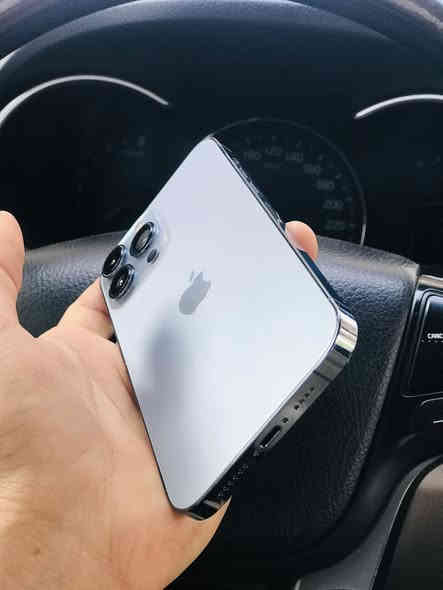 سلام عليكم 
للبيع ايفون 13برو ماكس 
ذاكره 256. بطاريه 81
الجهاز شرق اوسط 
دبل خط 
فيس ايدي متوقف 
السعر 450 وبي مجال 
استفسار اكثر اتصل 
***********
عنوان بابل محاويل
