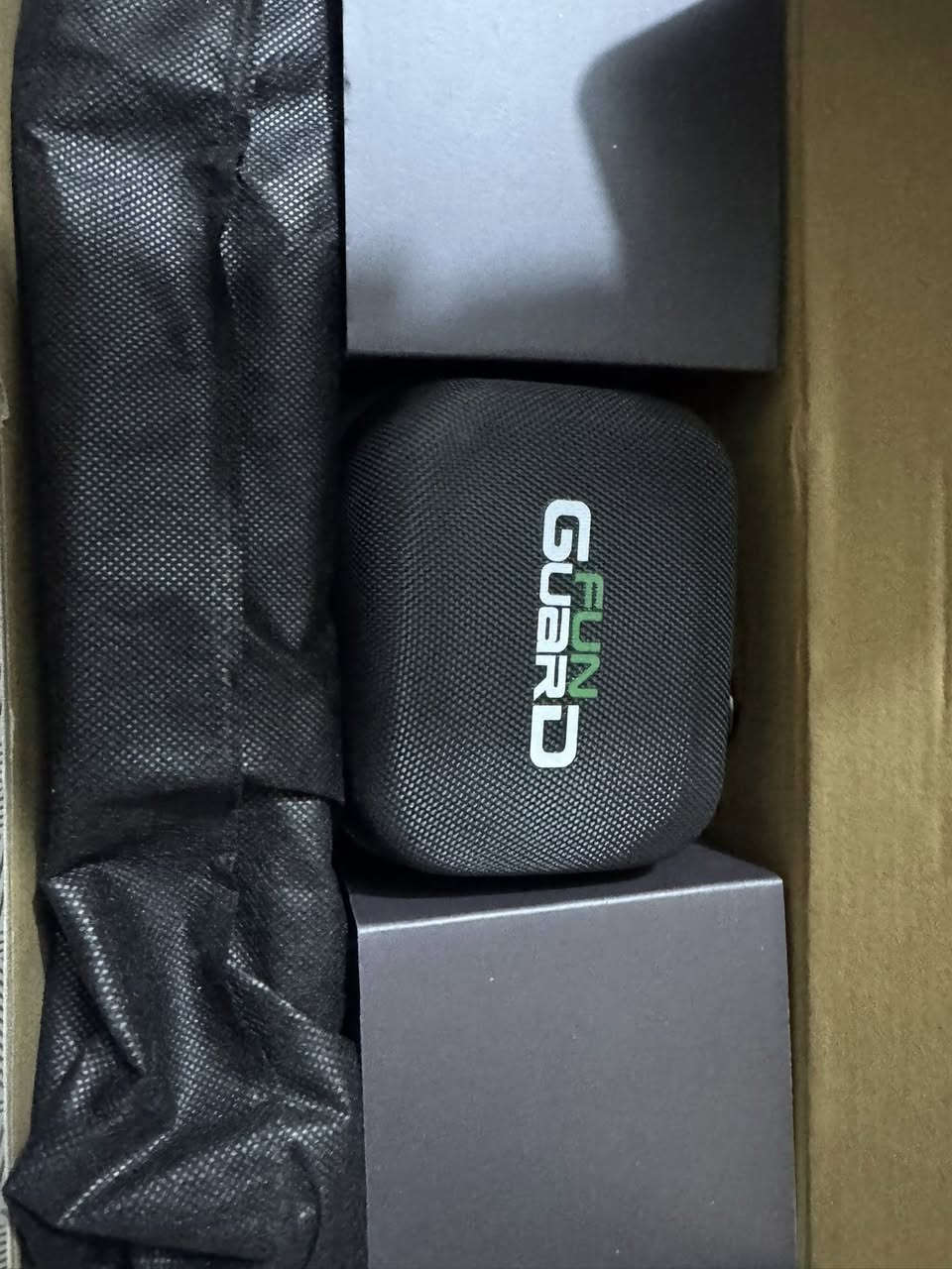 كبان ليزري جديد
هذا هو مستوى ليزر متقاطع من Funguard باللونين الأسود والأخضر.
يتميز بوحدة ليزر مزدوجة تسمح بالإسقاط المتزامن أو المنفصل للخطوط الأفقية والعمودية. 
يغطي زاوية أفقية ورأسية تبلغ 120 درجة. 
يحتوي على بطارية ليثيوم بسعة 2600 مللي أمبير في الساعة يتم شحنها عبر كابل USB-C. 
السعر 75 الف 
*********** واتساب
