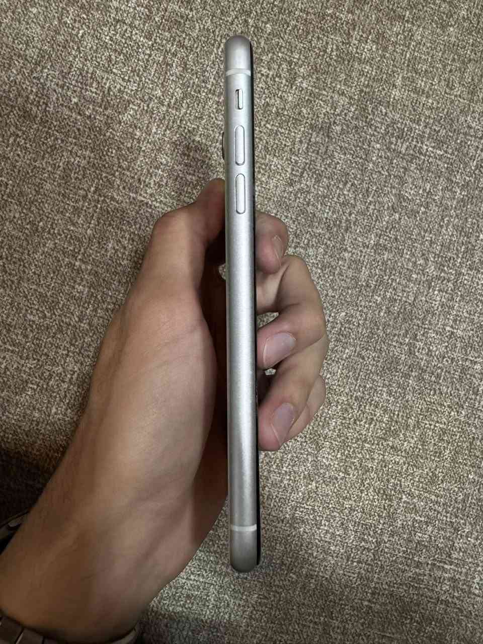ايفون اكس ار للبيع iphone xr
ذاكرة 128g
بطارية 80
مبدل شاشة اصلية
جهاز نظيف مثل متشوفون بالصور
السعر 125 الف
للاستفسار واتس اب 
***********
