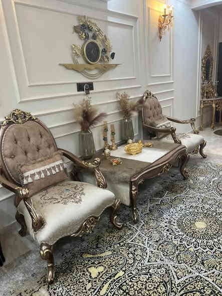 السلام عليكم 
عندي  تخم تركي  وسجادة ايرانيه   وميز تلفزيون   للبيع 

 تركي ملكي  جديد جدا جدا ضخم 
خشب زان 
صبغ حراري 
نقوش وحفر يدوي 
١٠  مقاعد
حفر ونقوش ملكيه
قماش المقاعد  ايطالي درجه اولى

اخوان هذا  التخم    راقي  وغالي  الي ايدور شي رخيص هذا التخم ميفيده
سعر  الجديد بالسوك    ب ٥ ملايين 

اني رايد التخم الواحد  ب   ٣  مليون      ومجاله  بسيط

وعندي سجادة  كاشان ايراني استخدام موسم واحد فقط  جديده جدا جدا جدا  
١٢٠٠   شانه
٣٢٠٠   التراكمي ( يعني كثافة السجاده)
السعر    ٦٠٠   ومجاله بسيط 
  

وعندي ميز تلفزيون جديد استخدام كلش قليل للبيع  السعر     ٢٠٠   الف   

مكاني 
بغداد   الكرخ  حارثيه   شارع الكندي
قرب مول بغداد
سبب البيع بيتي صغير والتخم ضخم
***********
