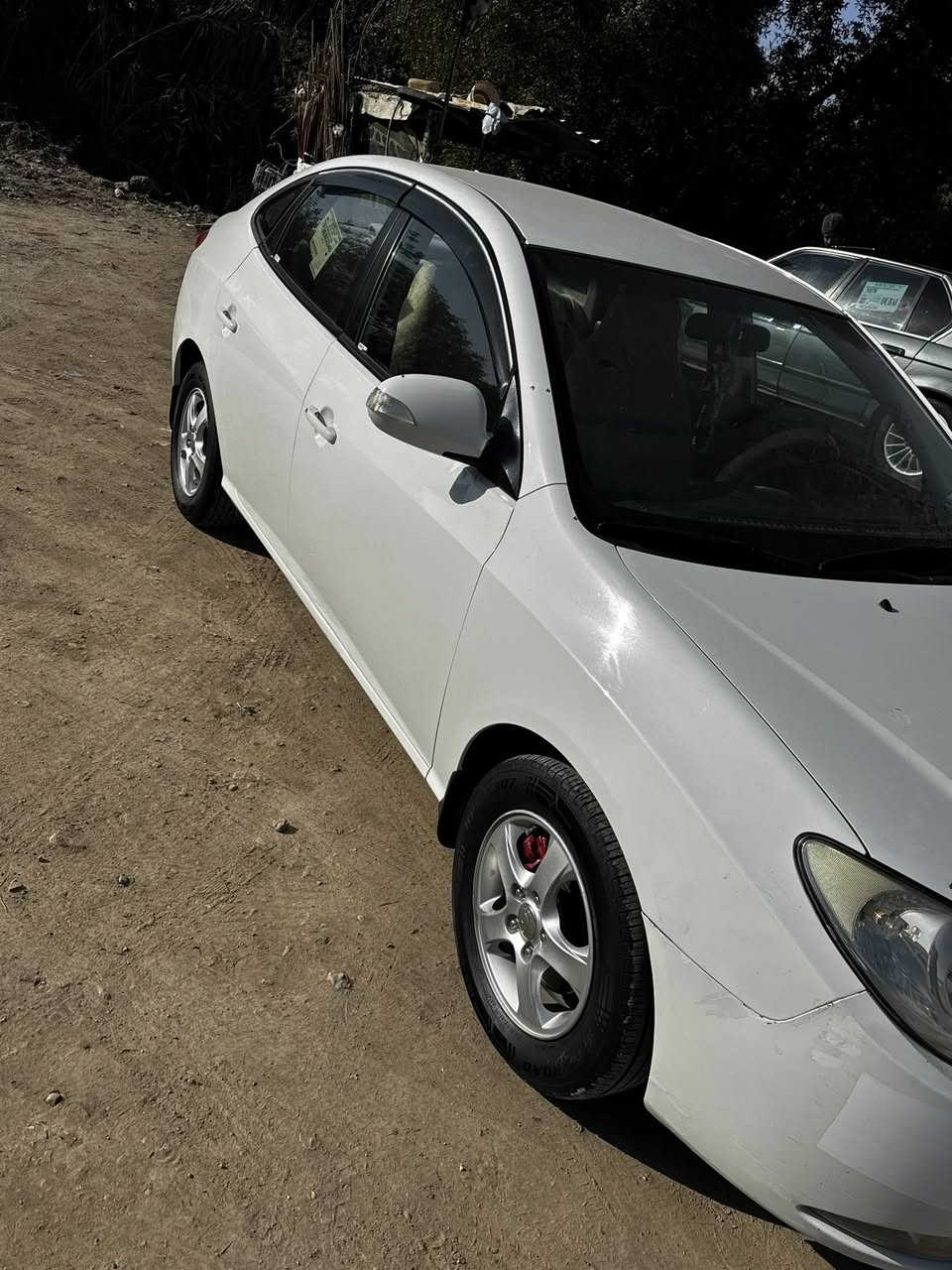 السلام عليكم النترا لبيع موديل 11سيارة بيه بارد الجاملغ الأمامي فقط رقم سليمانية سيارة تخم تاير محرك كير كفالة تبريد سيارة جاهزة من كلشي 
السعر 120بيه مجال بسيط 
العنوان بابل جبله 
هاتف ***********
***********
