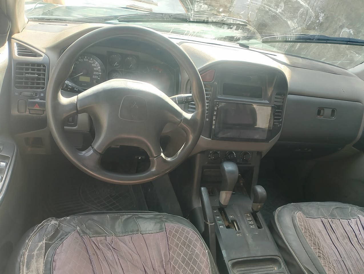 باجيرو موديل 2000 مكينه وكير مكفولت حداد مكفول مكفول من لضرب بيها صبغ احزام مكانها  بصره سعر قفل 63     ***********
