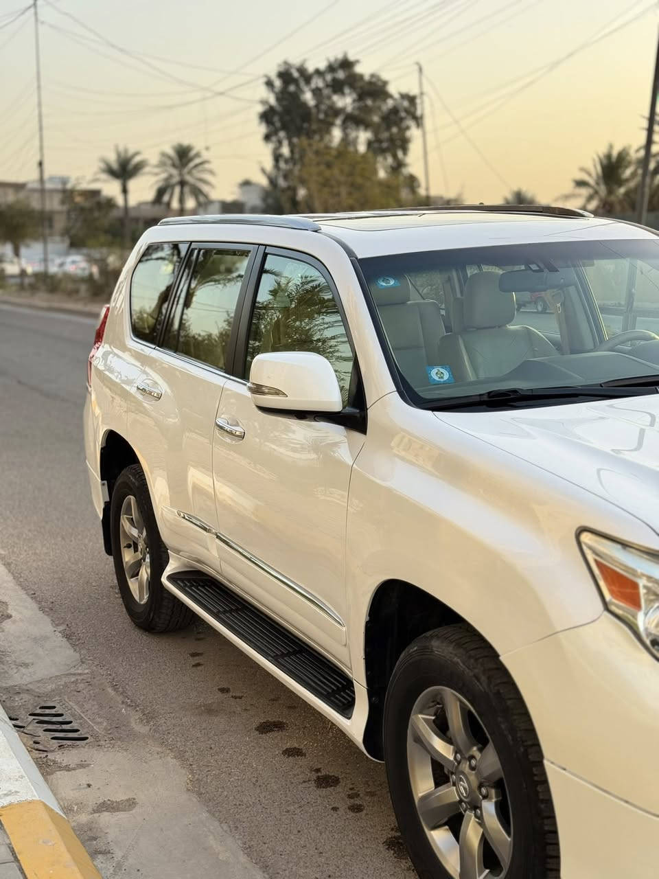 السلام عليكم للبيع لكزس برادو خليجي فول 1/1  رقم بغداد الجديد باسمي شرط التحويل مكفوله من الصبغ والتبديل عدا الدعاميات السعر 270$$بيها مجال للاستفسار اتصل *********** مكاني بغداد حي الجهاد
