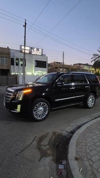 اسكاليد بلاتينيوم • محرك ٥٣٠٠ • ماشي ٩٠٠٠٠