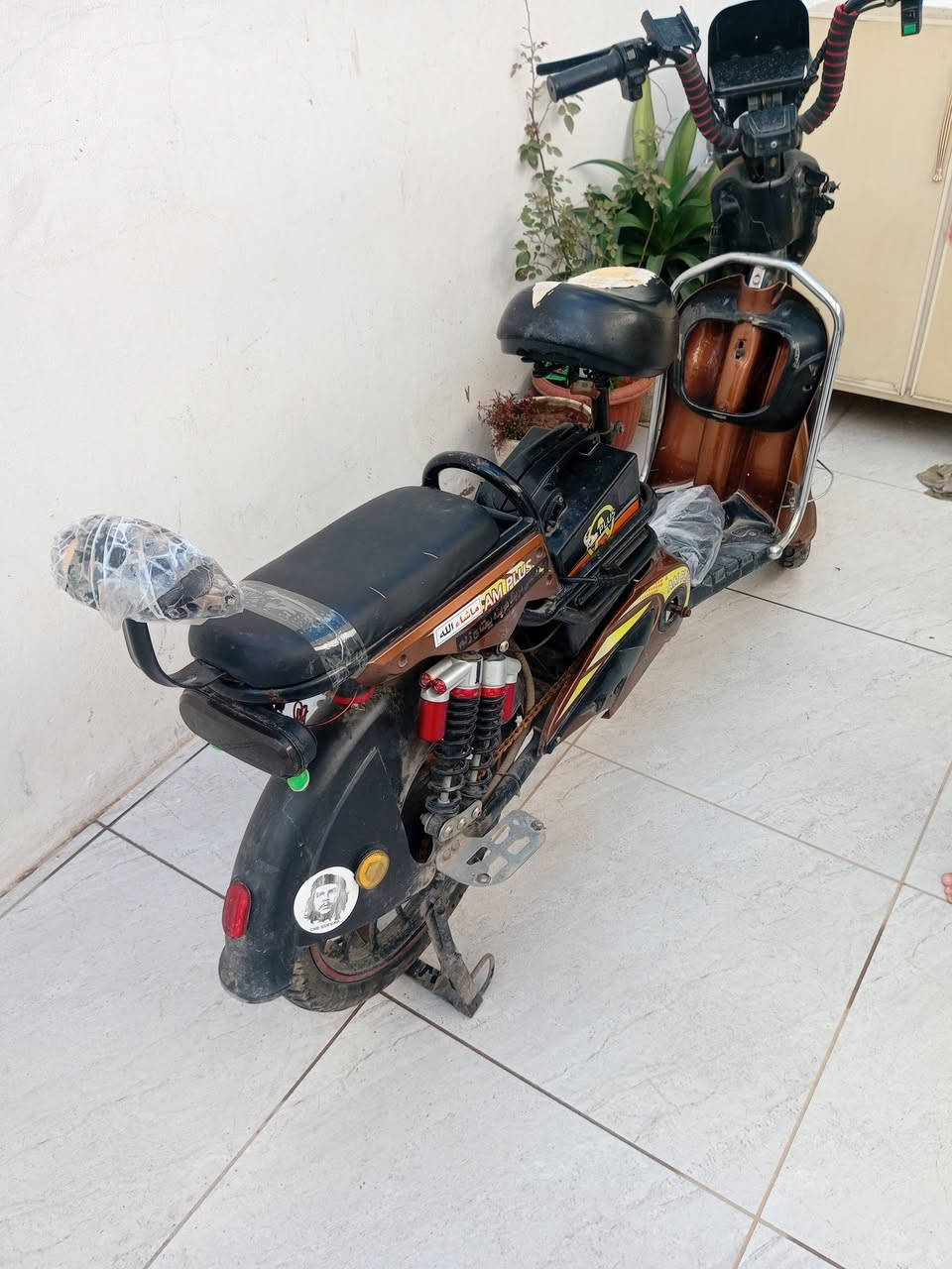 بایسکل شحن للبيع ٥بطاريات ٣بطاريات منهن أخذته قبل ٢شهر عقل اليوم بدلته سعر ٢٠٠الف ومجال قليل


**إذا كنت صاحب هذا الإعلان وتريد حذفه لأي سبب، رجاءا أرسل رسالة إلى الدعم الفني**