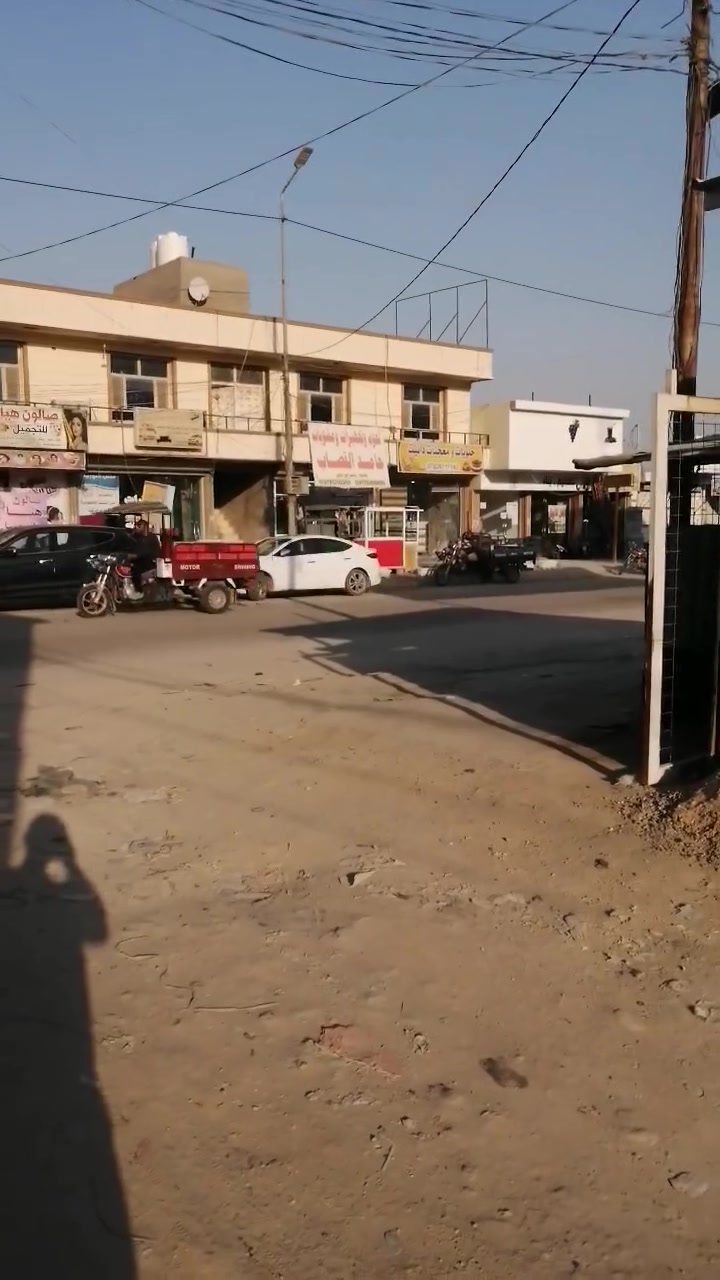 بيت للبيع في حي صحه قريب جدا من شارع الكورنيش مساحه ٢٠٠م طابو زراعي سند ٢٥ يحتوي على ٤ غرف نوم وصاله وهول وصحيات ومطبخ للاستفسار
***********
